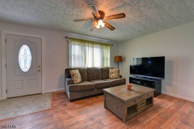 186 Sherwood Ave, Paterson City, NJ 07502