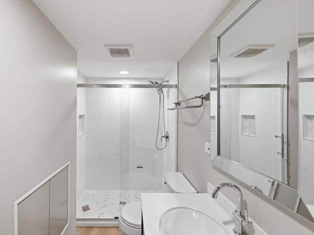 5905 Lee Avenue, Downers Grove, IL 60516