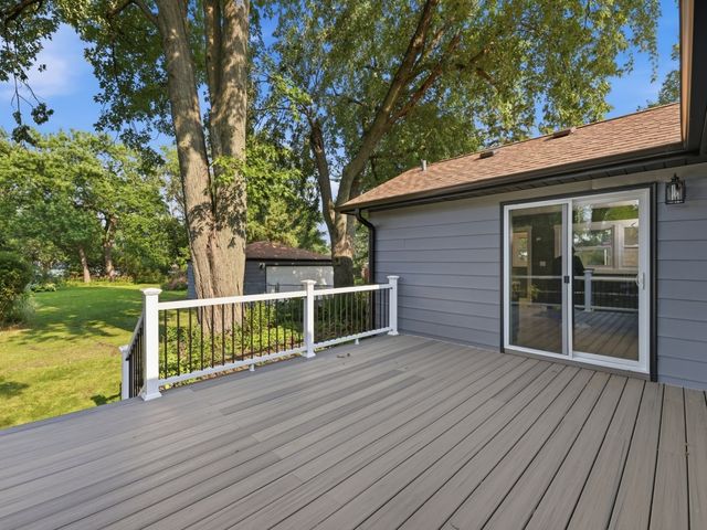 5905 Lee Avenue, Downers Grove, IL 60516
