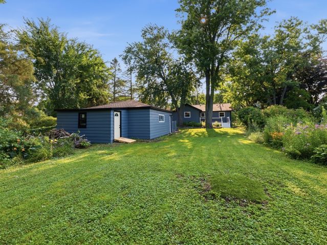 5905 Lee Avenue, Downers Grove, IL 60516