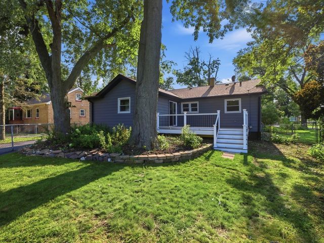 5905 Lee Avenue, Downers Grove, IL 60516