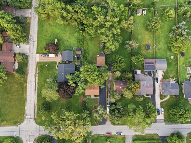 5905 Lee Avenue, Downers Grove, IL 60516