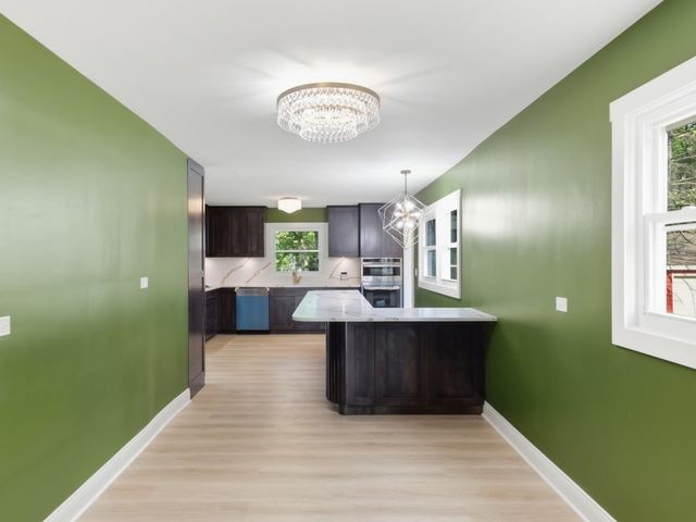 5905 Lee Avenue, Downers Grove, IL 60516