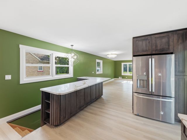 5905 Lee Avenue, Downers Grove, IL 60516
