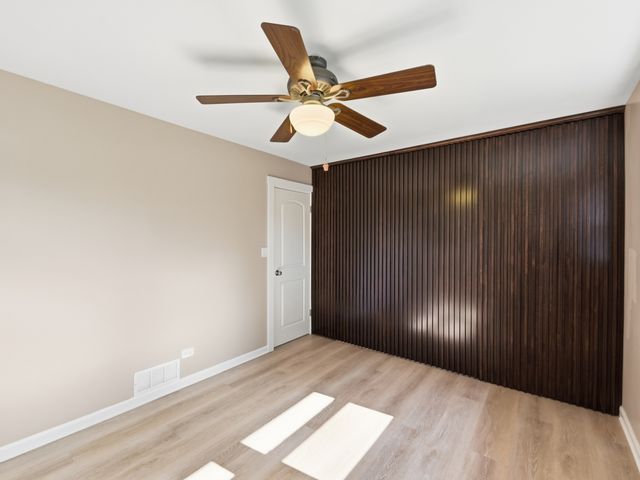 5905 Lee Avenue, Downers Grove, IL 60516