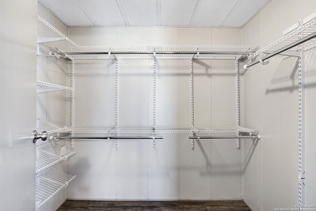 18066 La Gloria Rd, Elmendorf, TX 78112