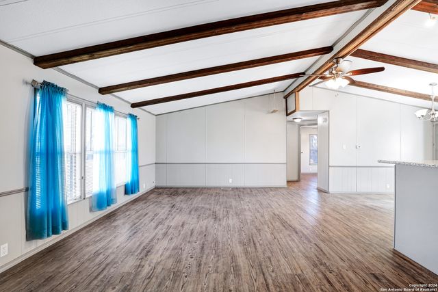 18066 La Gloria Rd, Elmendorf, TX 78112