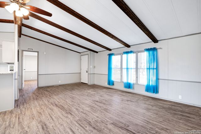 18066 La Gloria Rd, Elmendorf, TX 78112