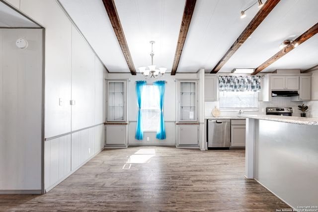 18066 La Gloria Rd, Elmendorf, TX 78112