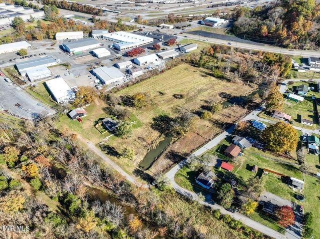 1004 South Wilcox Drive, Kingsport, TN 37660