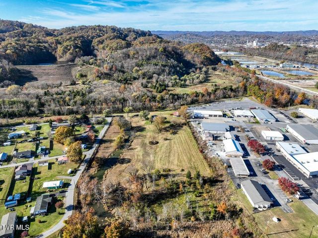 1004 South Wilcox Drive, Kingsport, TN 37660