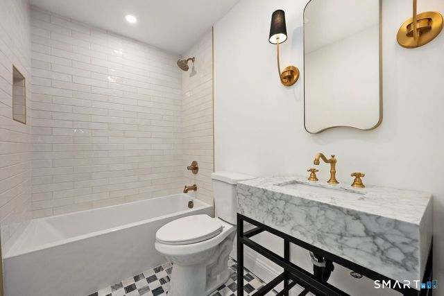 424 Waverly Road, Shelton, CT 06484