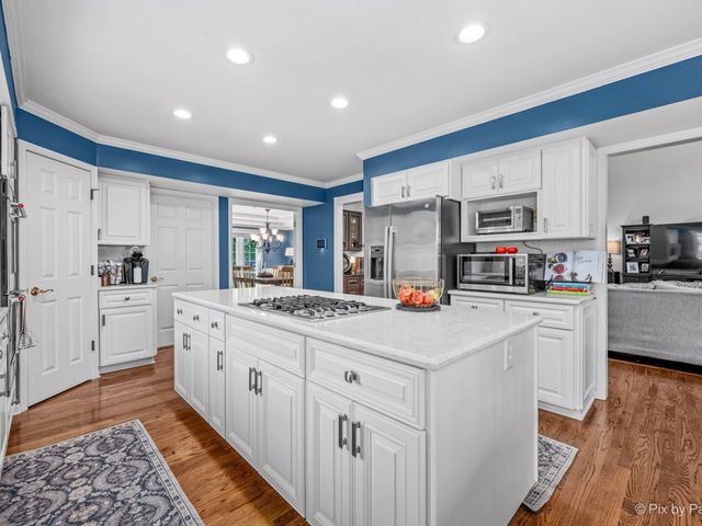 508 Twin Elms Lane, Batavia, IL 60510