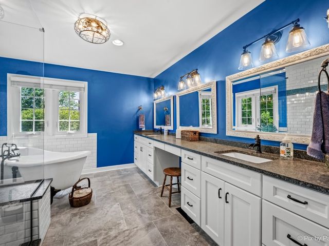 508 Twin Elms Lane, Batavia, IL 60510