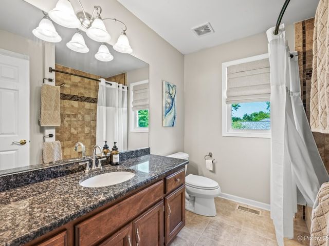 508 Twin Elms Lane, Batavia, IL 60510