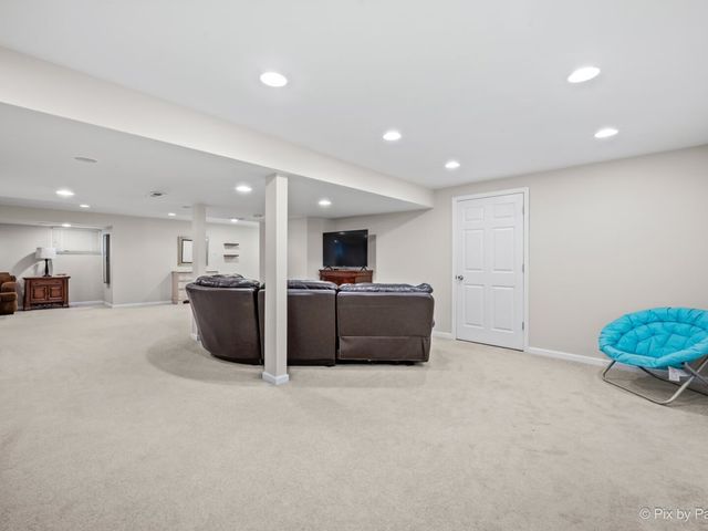 508 Twin Elms Lane, Batavia, IL 60510