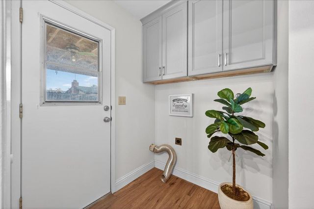 1235 W Dyer, Fresno, CA 93711