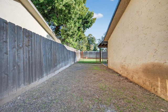 1235 W Dyer, Fresno, CA 93711