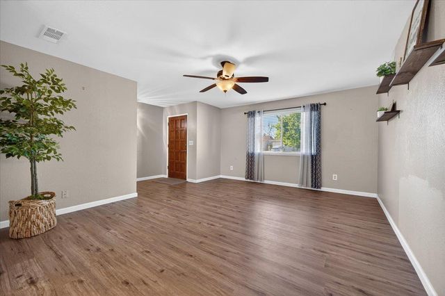 1235 W Dyer, Fresno, CA 93711