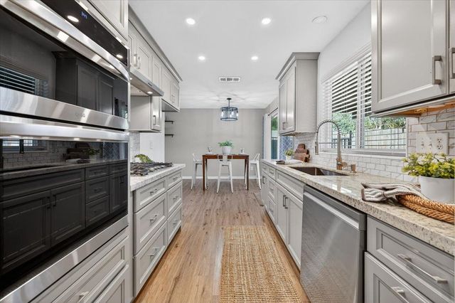 1235 W Dyer, Fresno, CA 93711