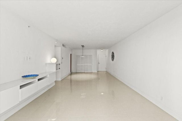 3001 S Ocean Drive 647, Hollywood, FL 33019