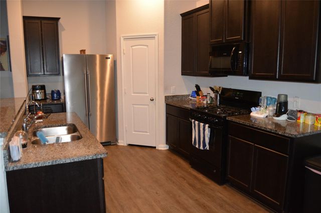 17616 Cedar Crest Drive, Conroe, TX 77306