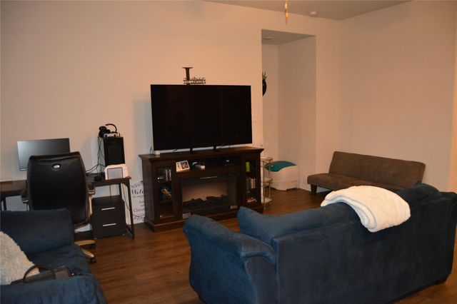 17616 Cedar Crest Drive, Conroe, TX 77306