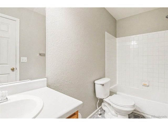 8150 S Mobile Way, Englewood, CO 80112