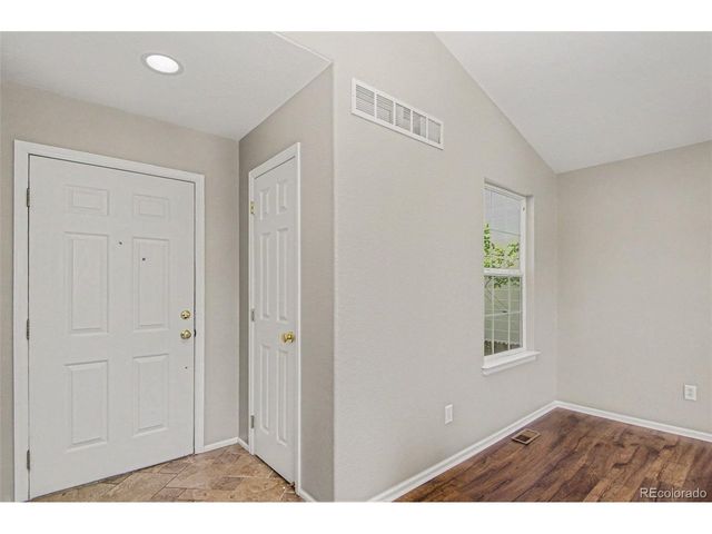 8150 S Mobile Way, Englewood, CO 80112
