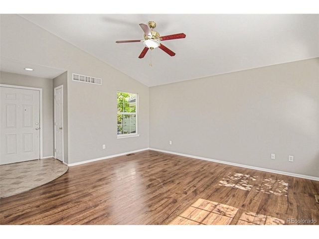 8150 S Mobile Way, Englewood, CO 80112