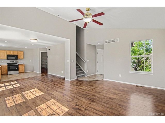 8150 S Mobile Way, Englewood, CO 80112