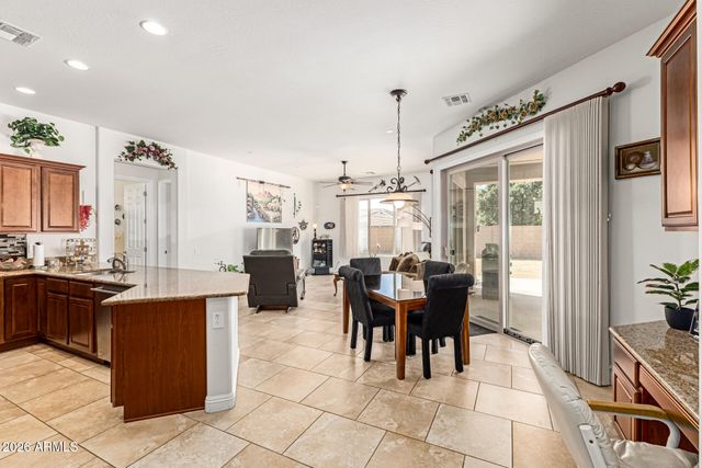 5703 W HEDGEHOG Place, Phoenix, AZ 85083