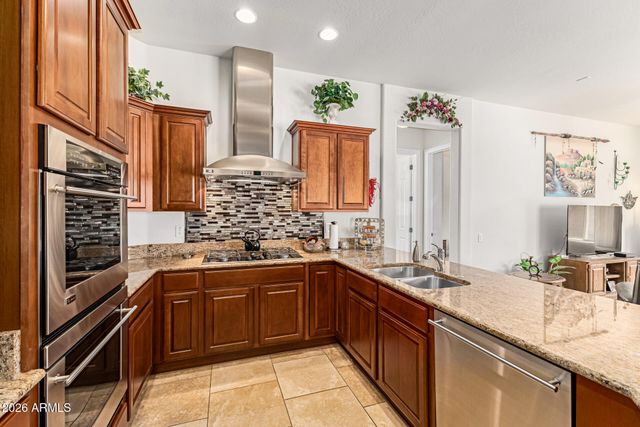 5703 W HEDGEHOG Place, Phoenix, AZ 85083