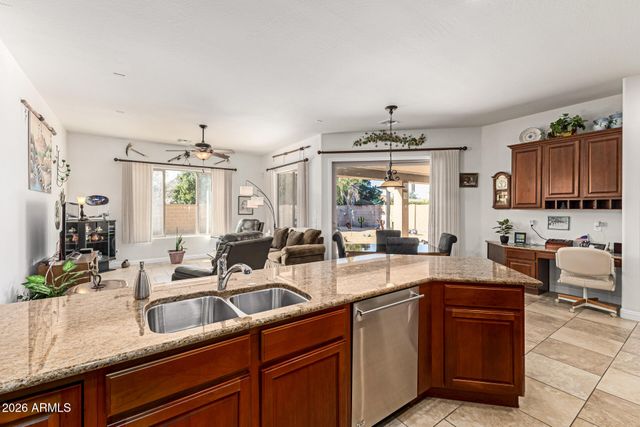 5703 W HEDGEHOG Place, Phoenix, AZ 85083