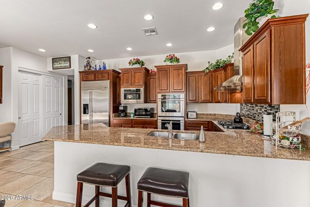 5703 W HEDGEHOG Place, Phoenix, AZ 85083