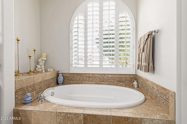 5703 W HEDGEHOG Place, Phoenix, AZ 85083