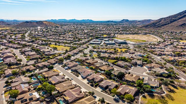 5703 W HEDGEHOG Place, Phoenix, AZ 85083