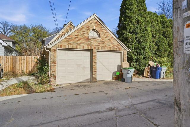 4709 W Leon TERRACE, Milwaukee, WI 53216