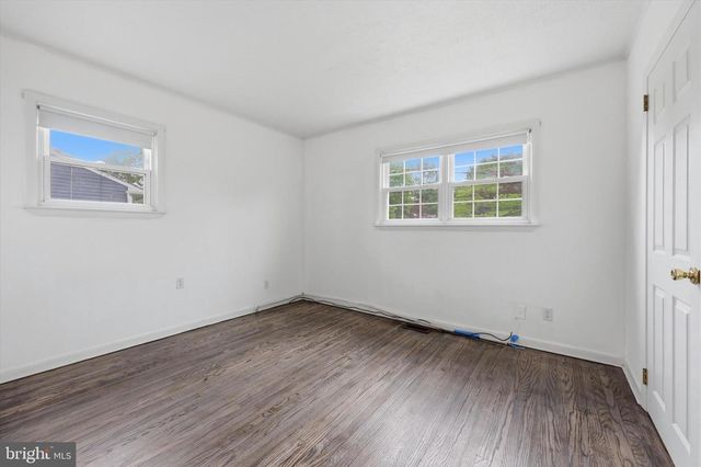 24 BARCLAY DR, Pennsville, NJ 08070
