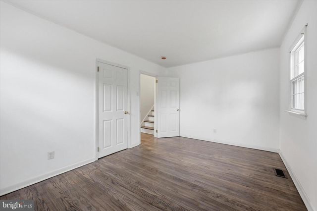 24 BARCLAY DR, Pennsville, NJ 08070