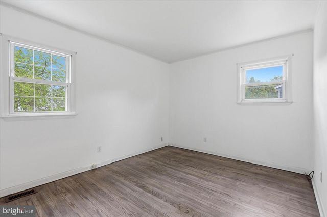 24 BARCLAY DR, Pennsville, NJ 08070