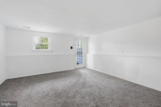 24 BARCLAY DR, Pennsville, NJ 08070