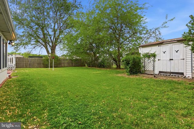 24 BARCLAY DR, Pennsville, NJ 08070
