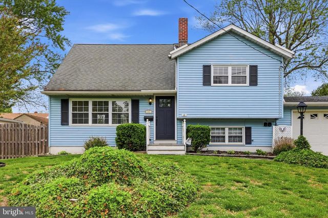 24 BARCLAY DR, Pennsville, NJ 08070