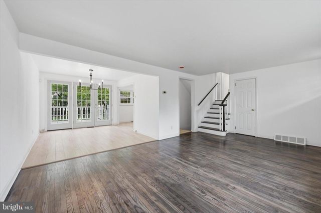 24 BARCLAY DR, Pennsville, NJ 08070