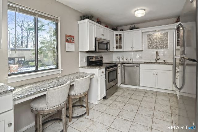 1041 Heritage Village A, Southbury, CT 06488