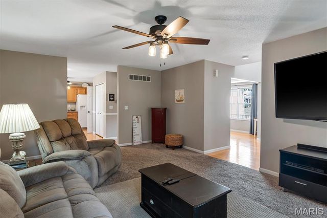 908 Amesbury Court, Belleville, IL 62221