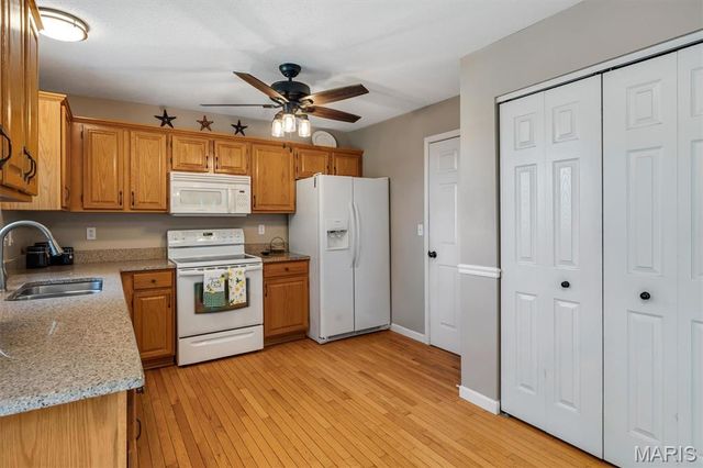 908 Amesbury Court, Belleville, IL 62221