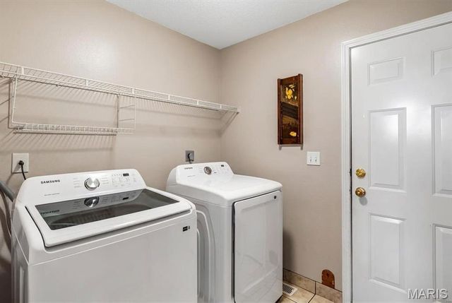 908 Amesbury Court, Belleville, IL 62221