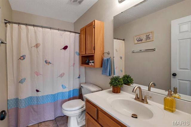 908 Amesbury Court, Belleville, IL 62221